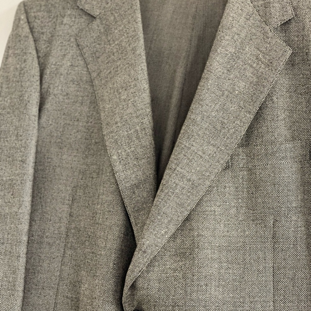 Brooks Brothers… Classic Gray Men's 2pc Suit Size 44/39 R